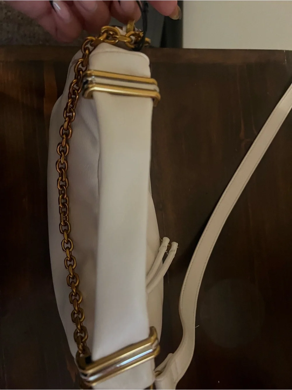 Steve Madden White Faux Leather Hobo Shoulder Bag with Gold Hardware - Picture 4 of 5